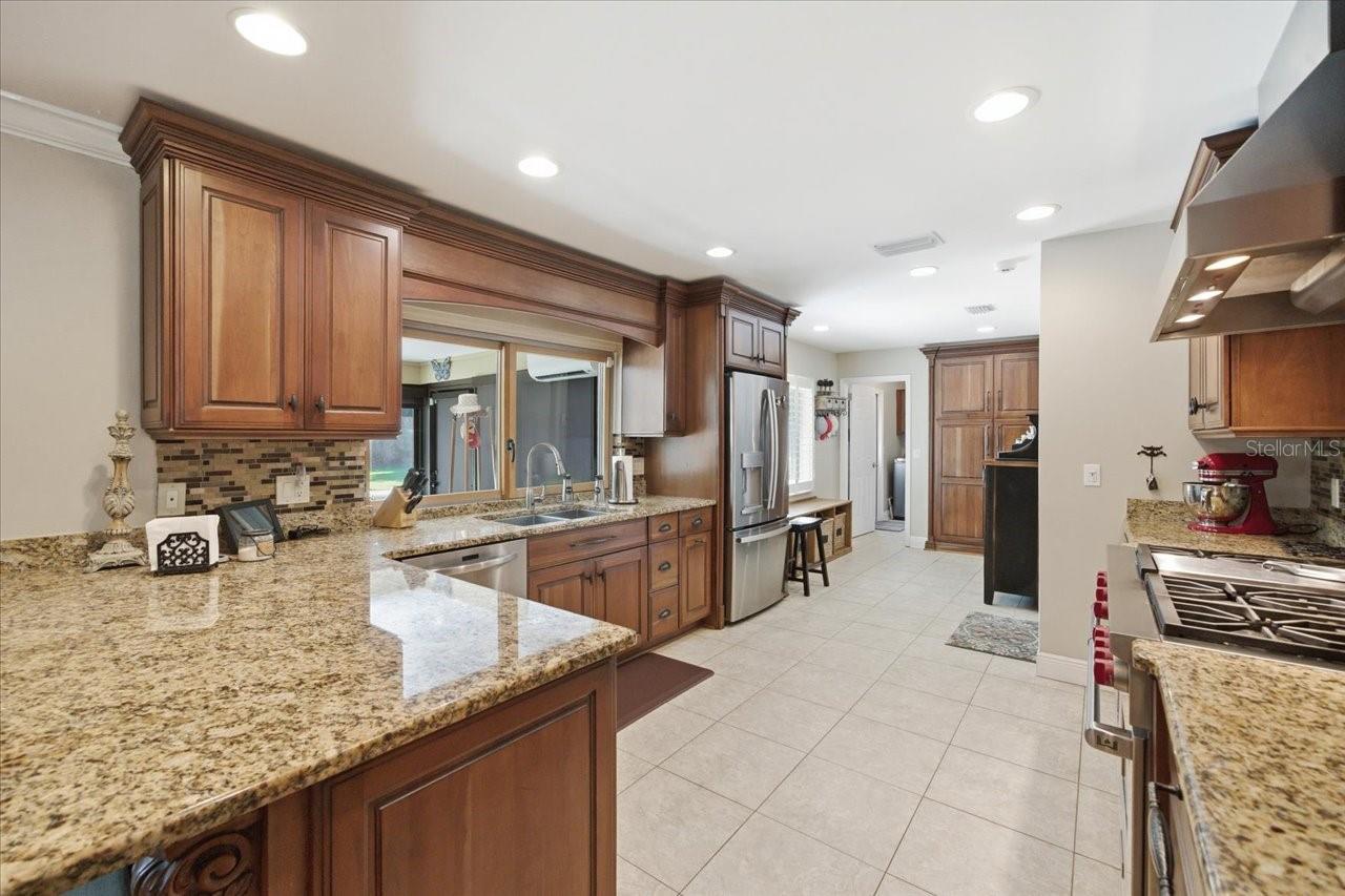 4014 CARROLLWOOD VILLAGE DR