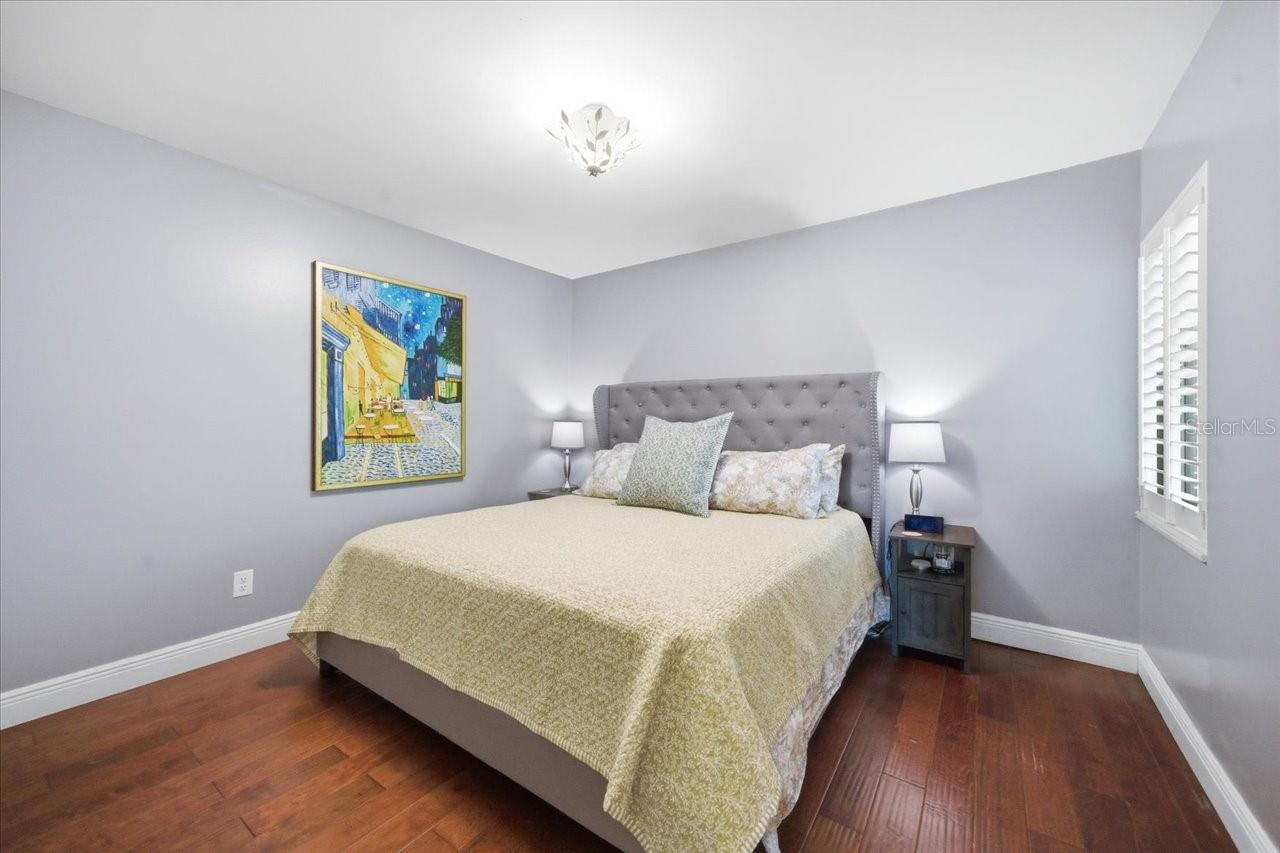 4014 CARROLLWOOD VILLAGE DR