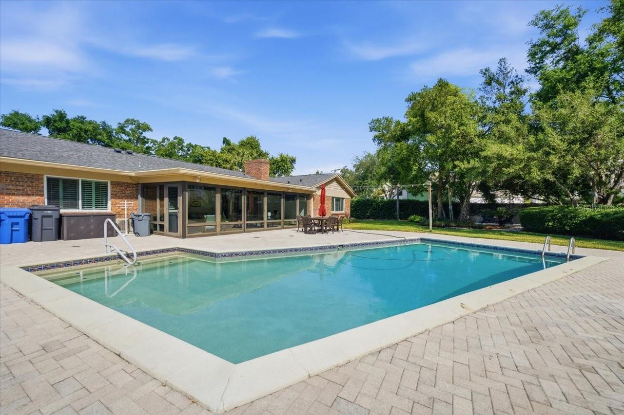 4014 CARROLLWOOD VILLAGE DR