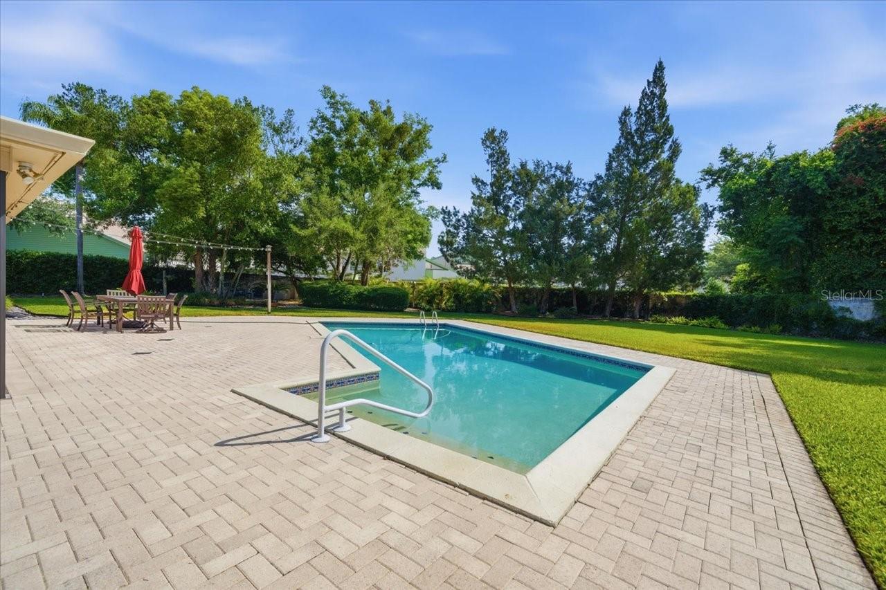 4014 CARROLLWOOD VILLAGE DR