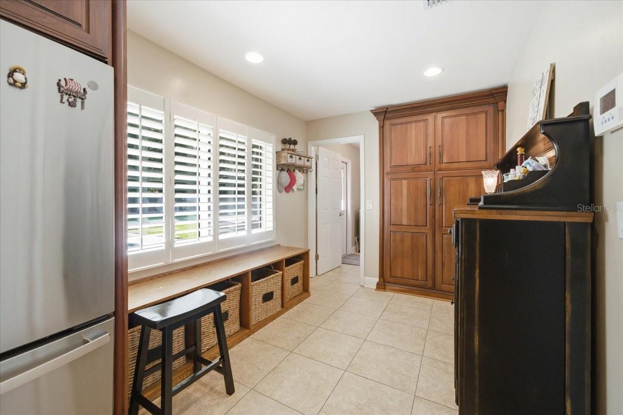 4014 CARROLLWOOD VILLAGE DR