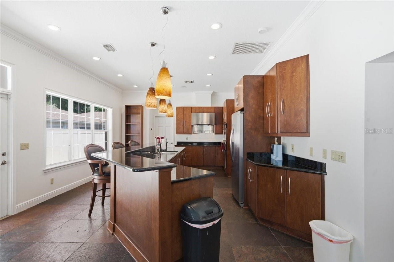 3042 SAMARA DR