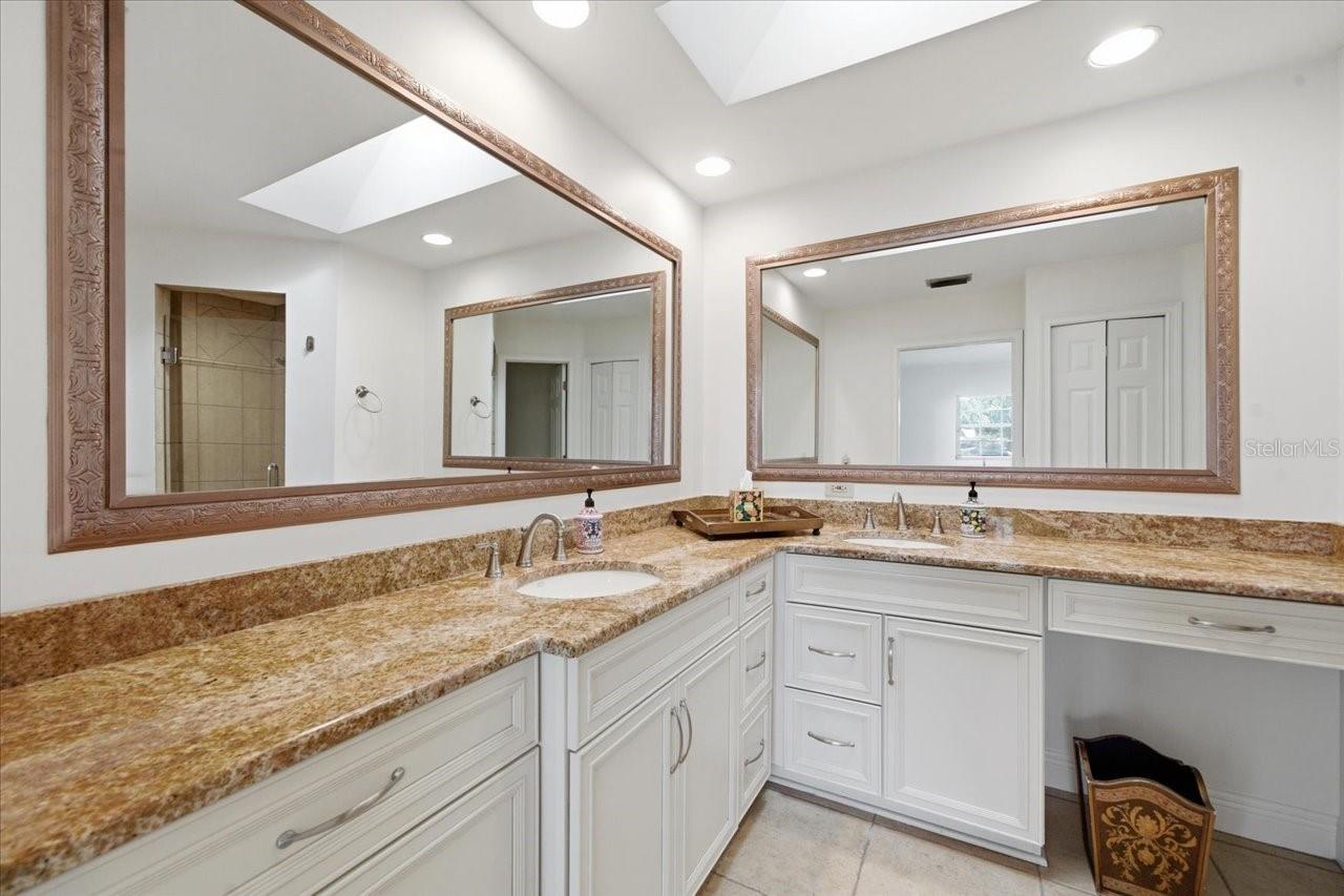 3042 SAMARA DR