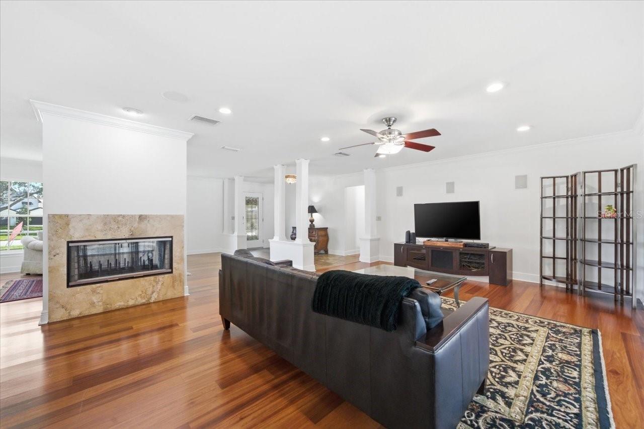 3042 SAMARA DR