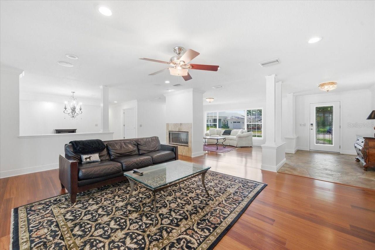 3042 SAMARA DR