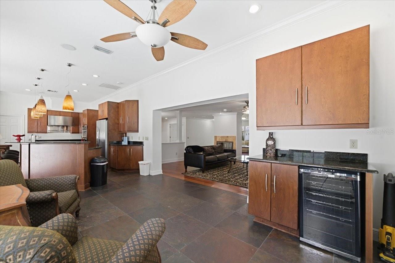 3042 SAMARA DR