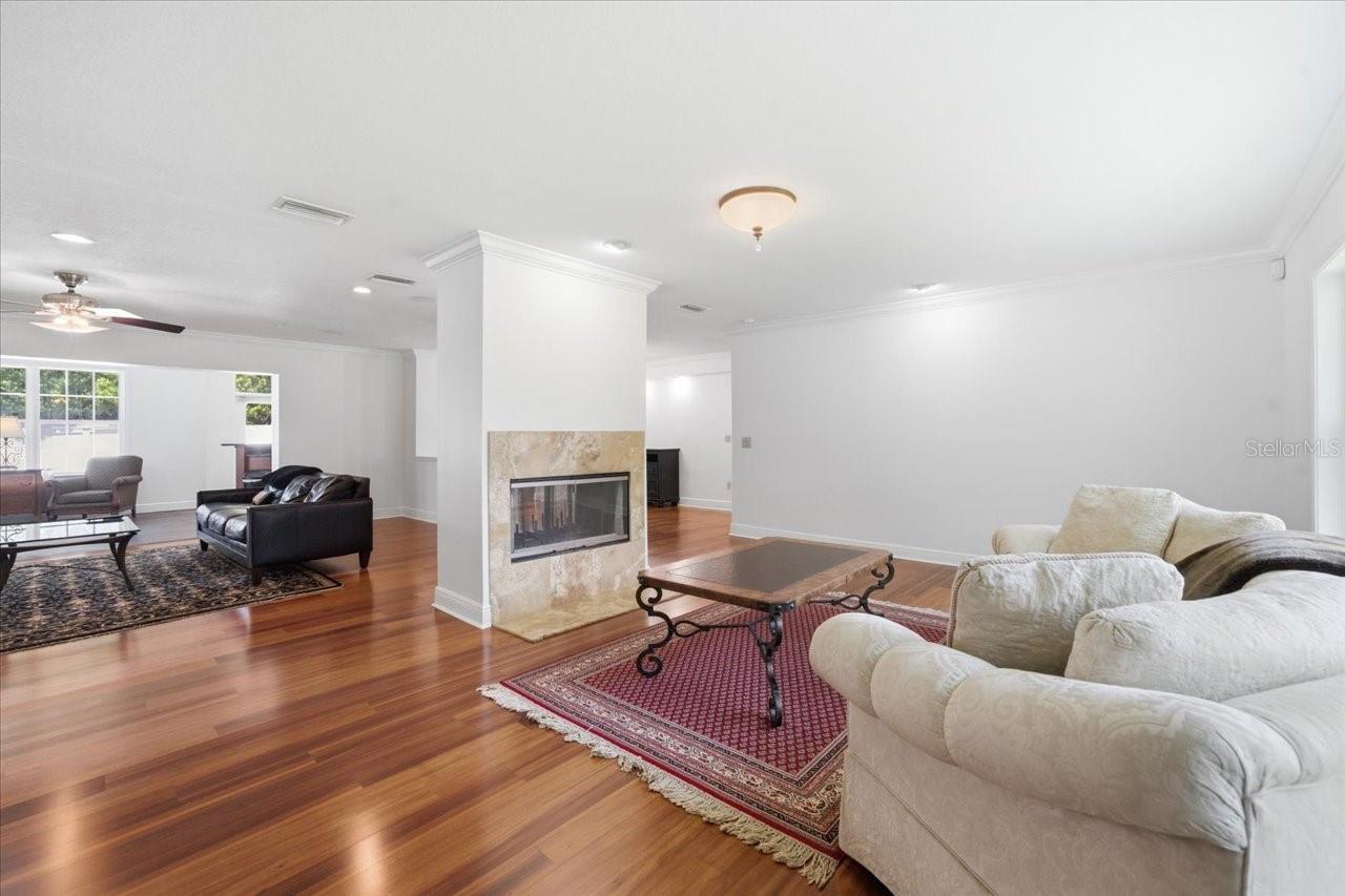 3042 SAMARA DR