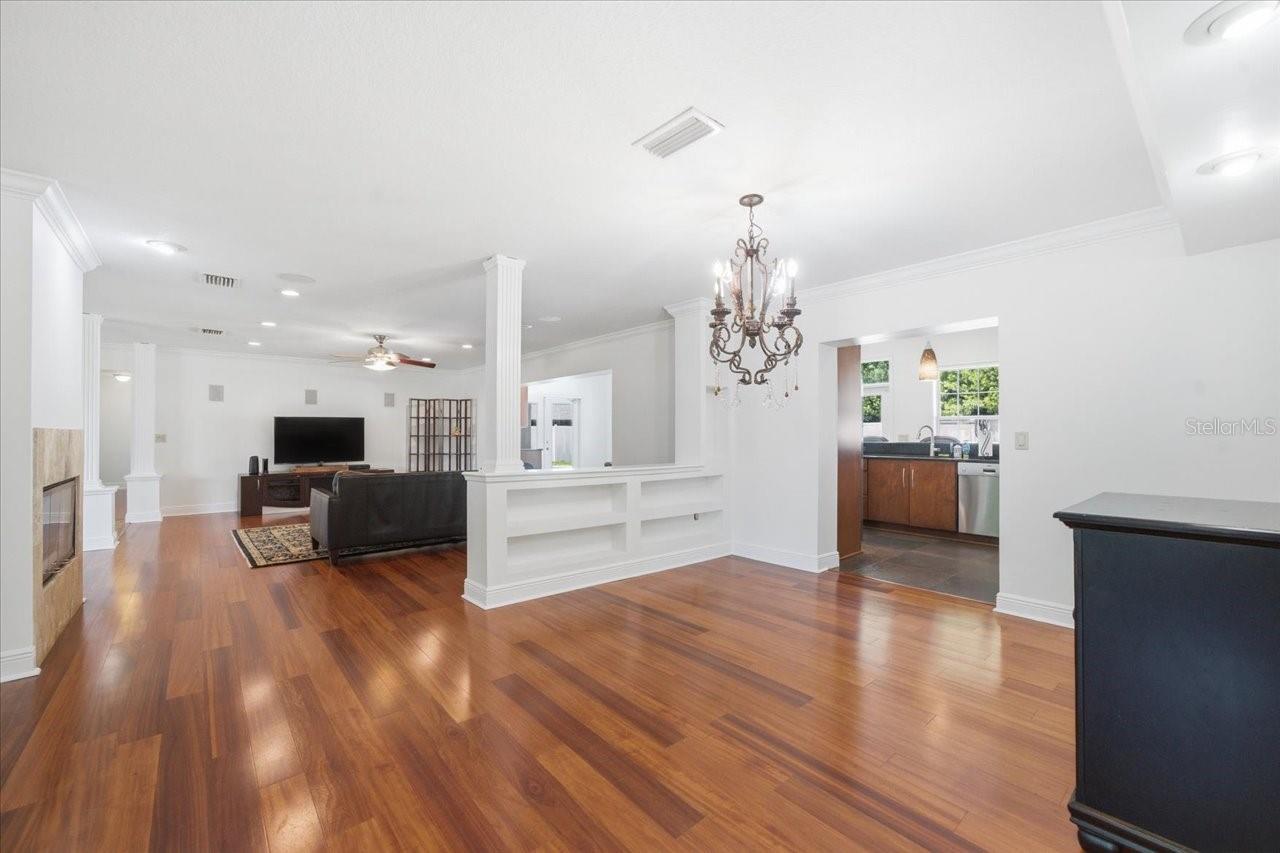 3042 SAMARA DR