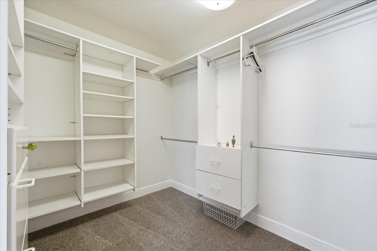 3042 SAMARA DR