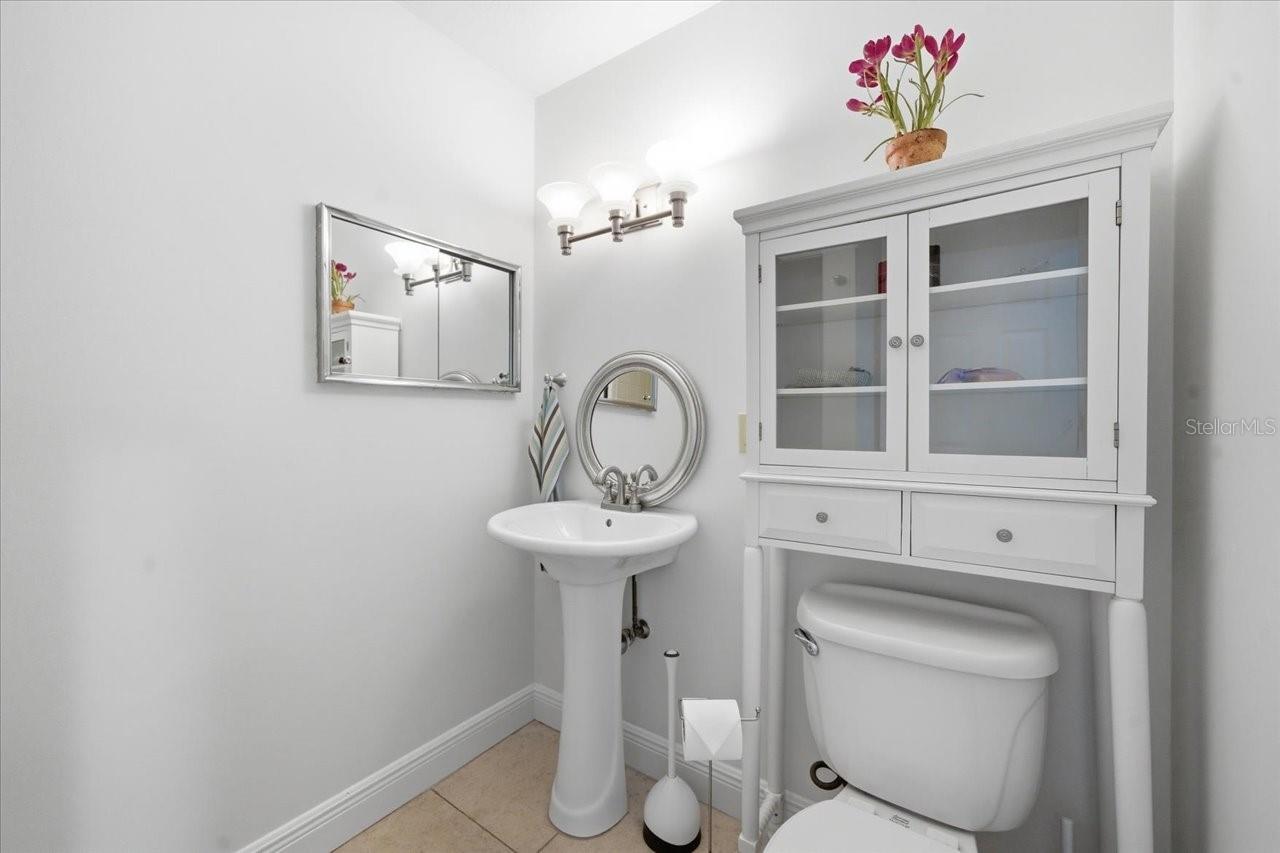 3042 SAMARA DR