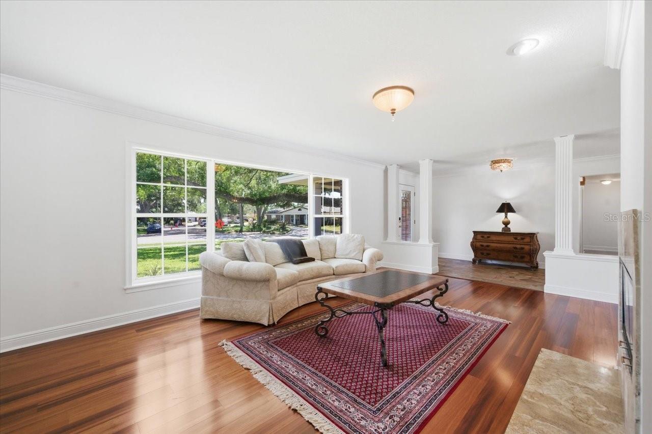 3042 SAMARA DR