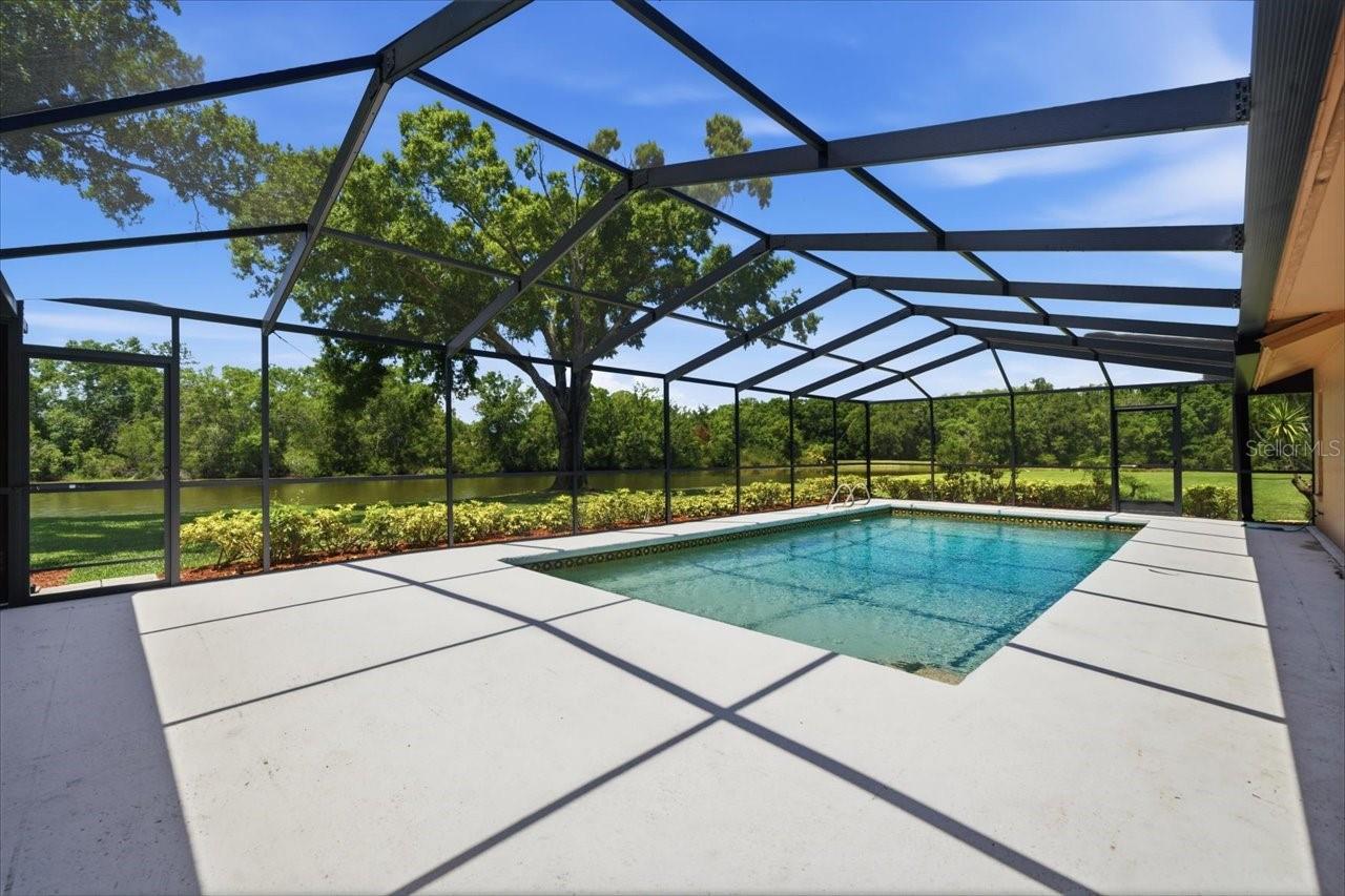 4326 MIDDLE LAKE DR