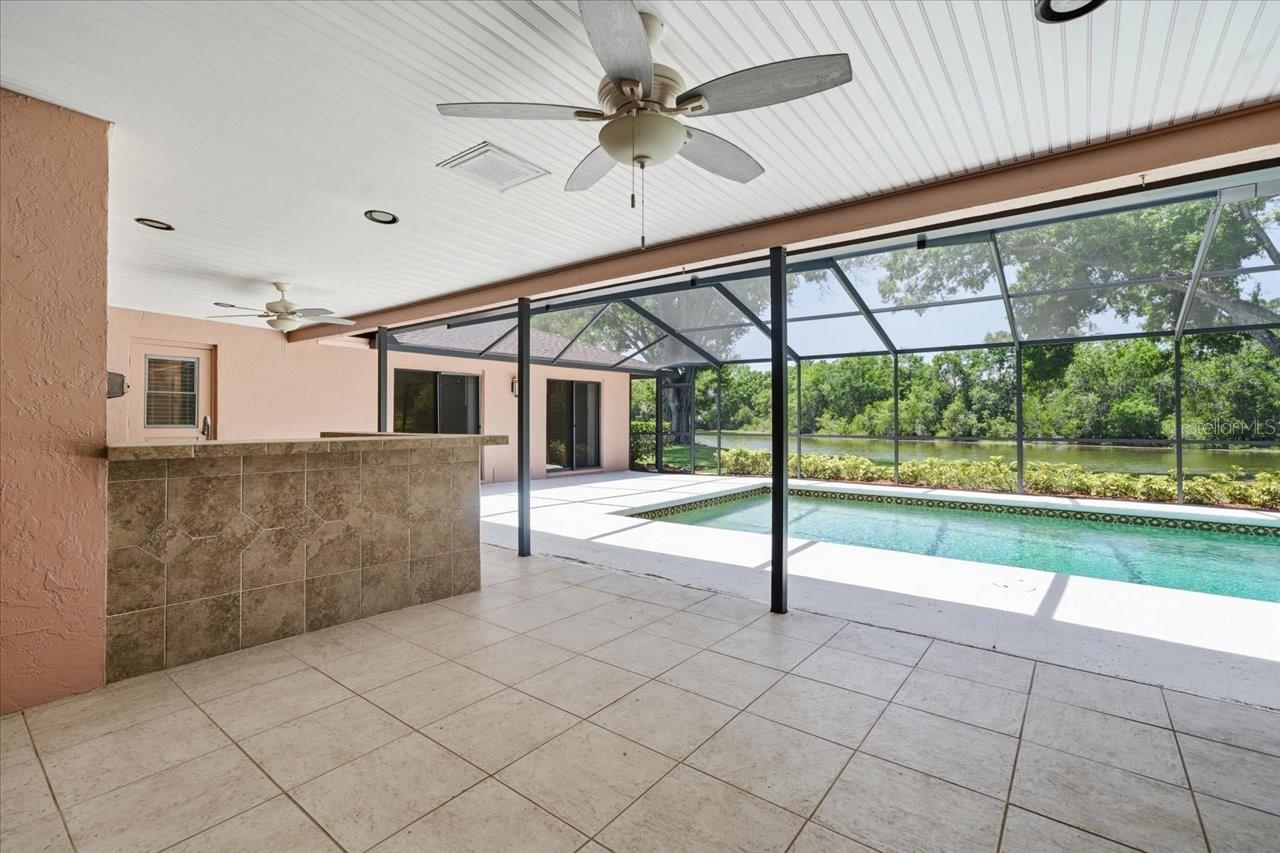 4326 MIDDLE LAKE DR