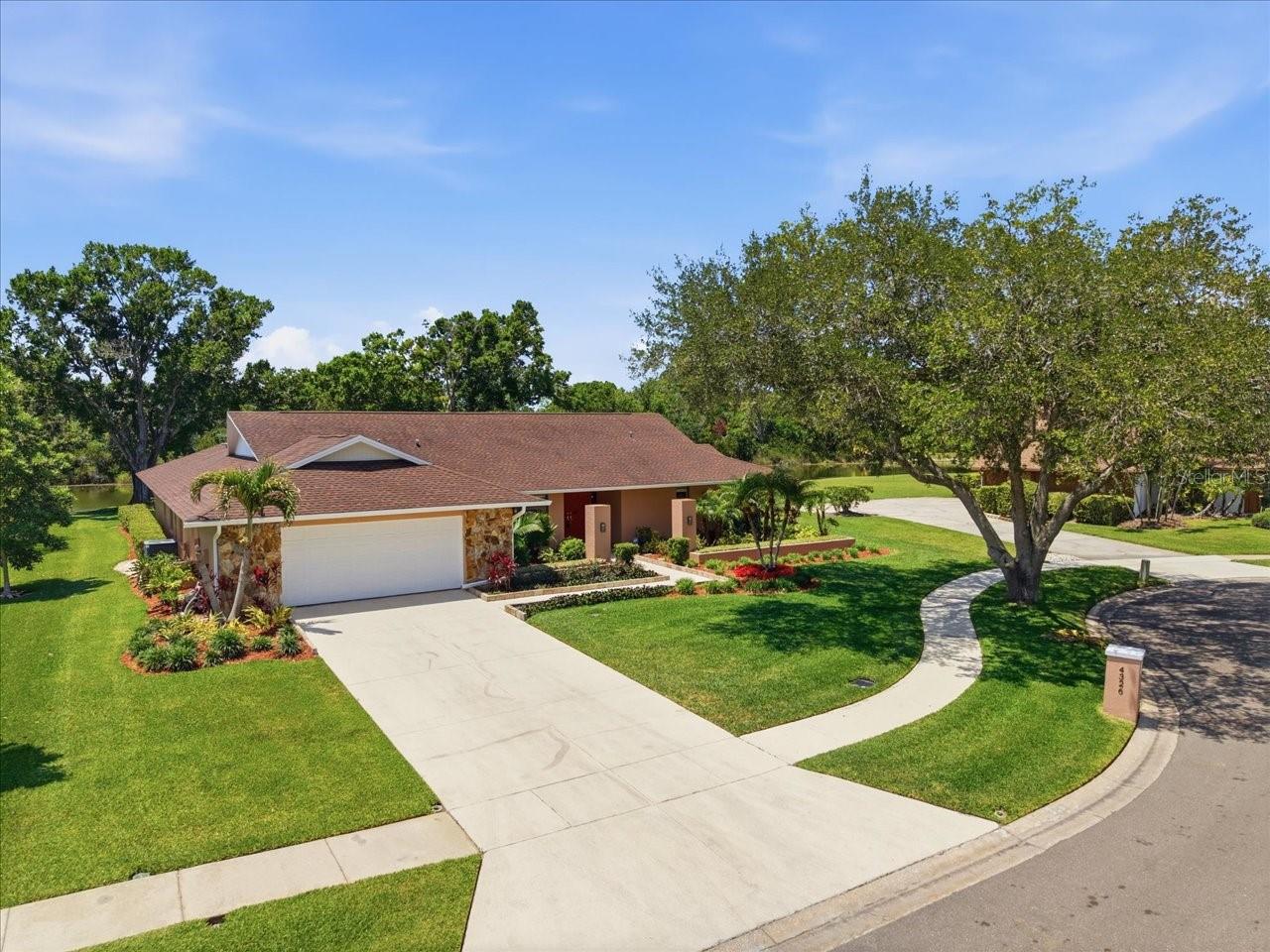 4326 MIDDLE LAKE DR