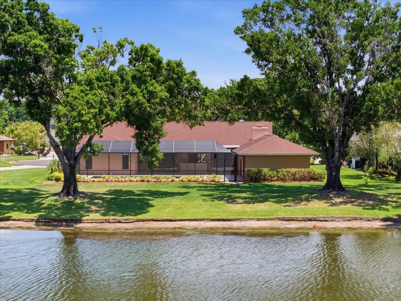 4326 MIDDLE LAKE DR