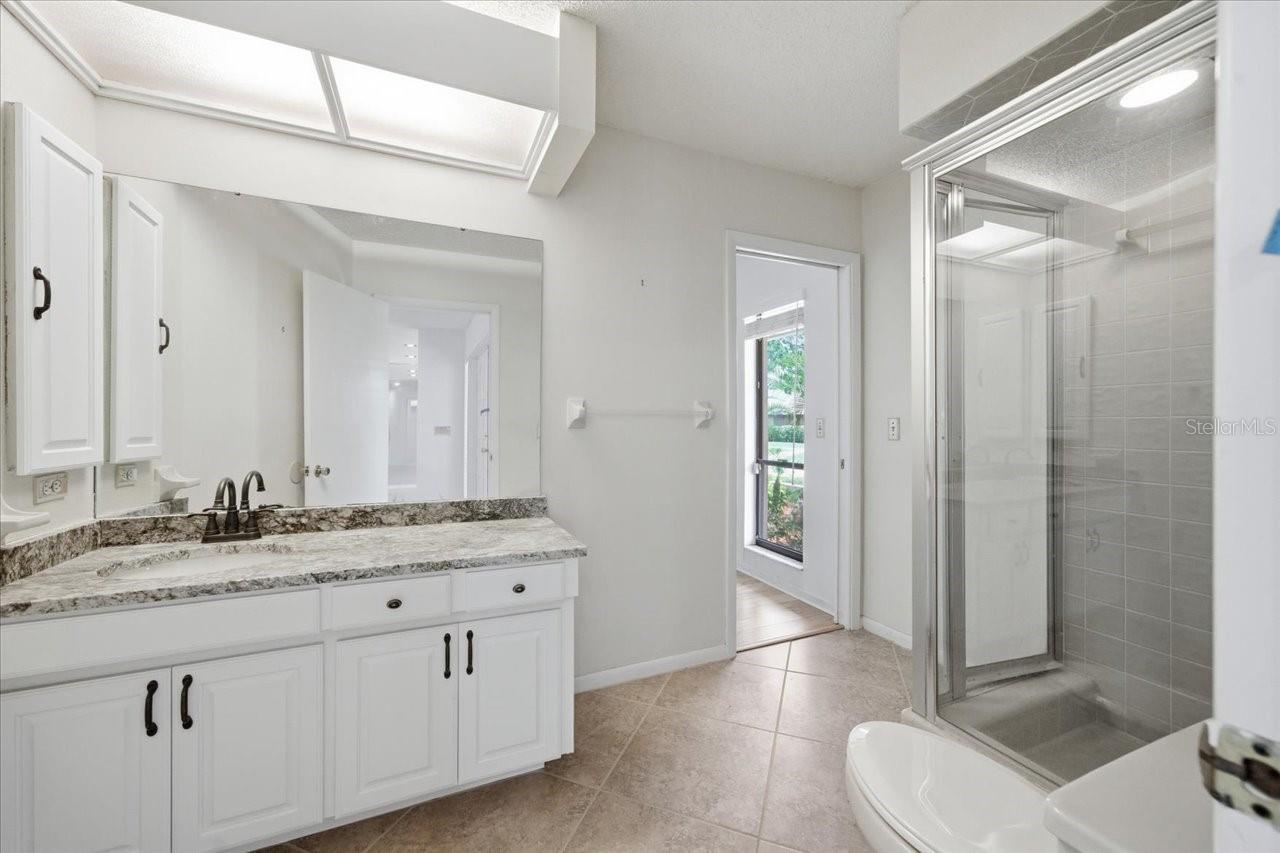 4326 MIDDLE LAKE DR