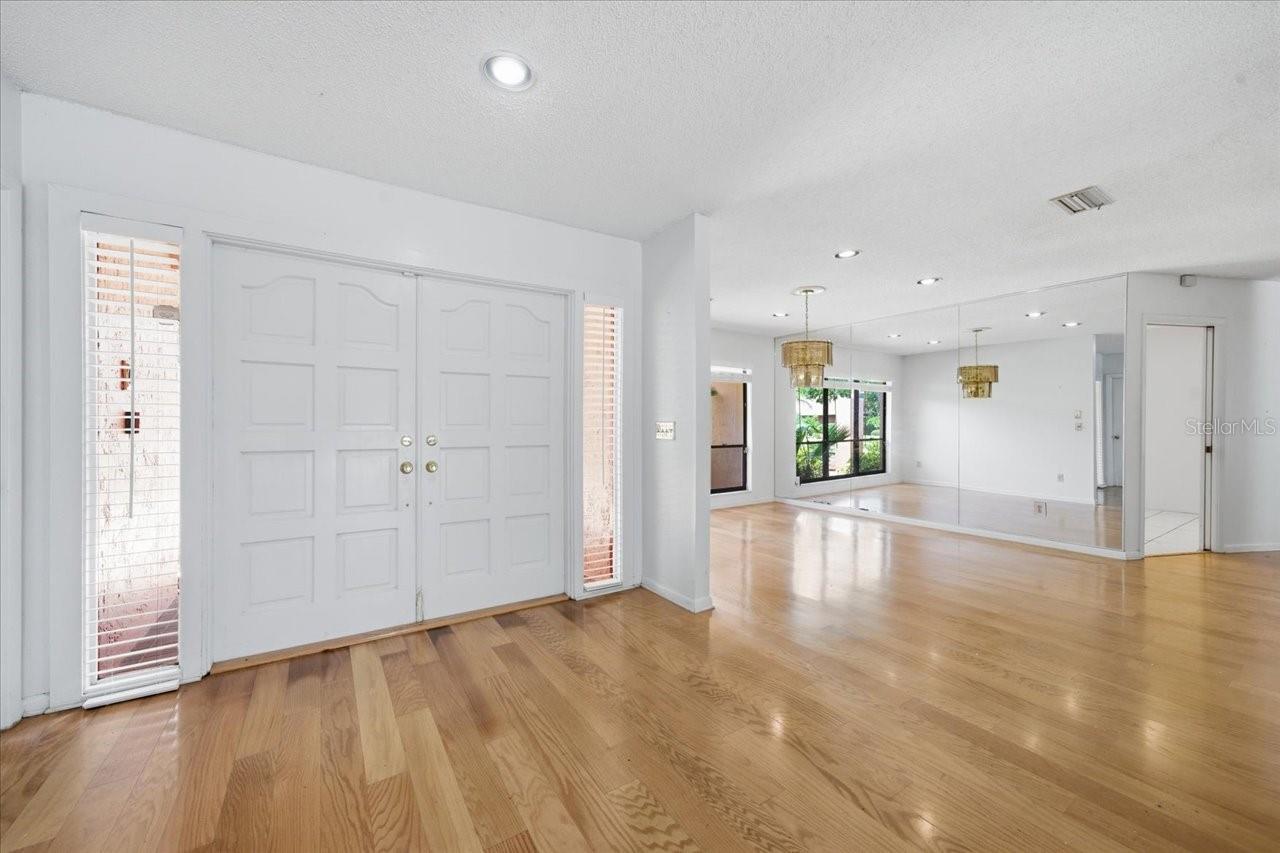 4326 MIDDLE LAKE DR