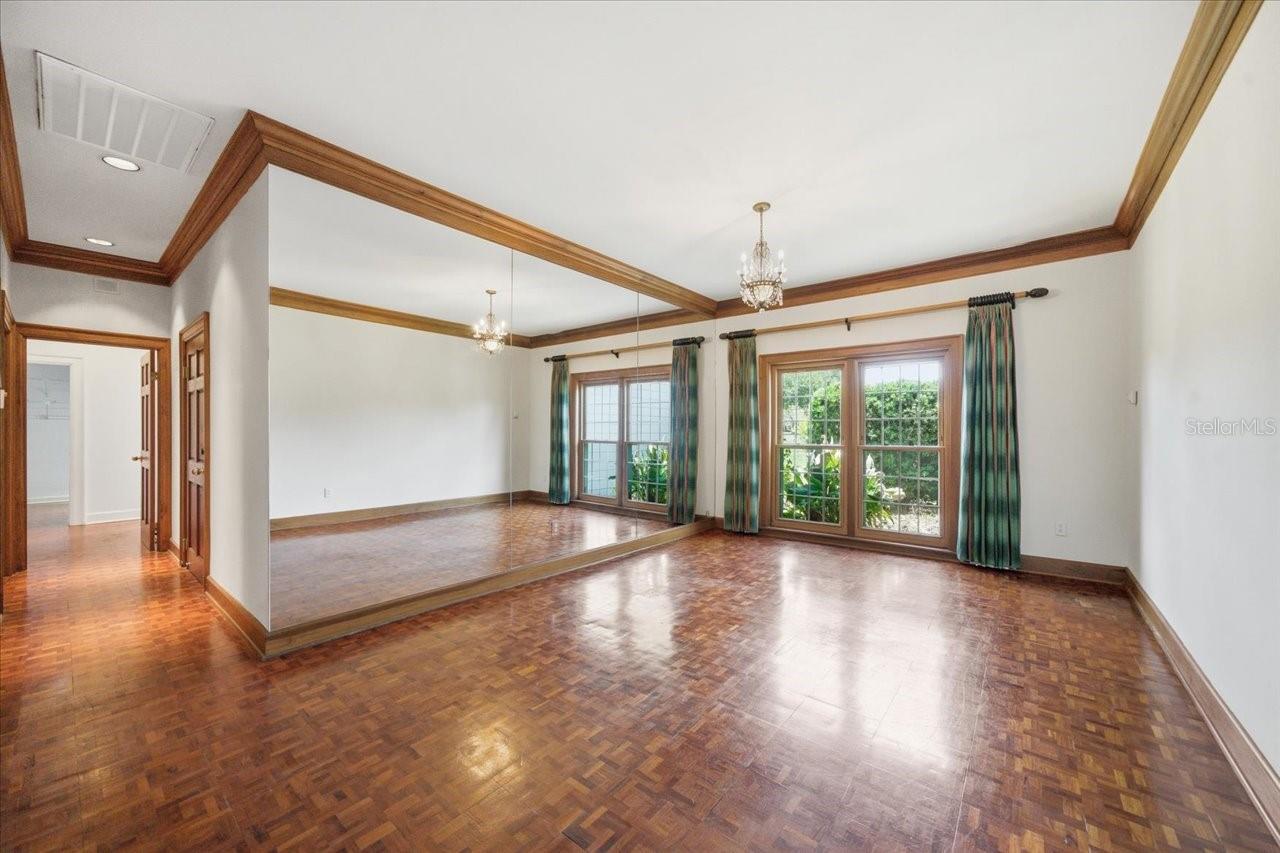 15612 HOWELL PARK LN