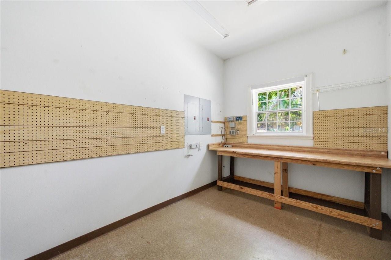 15612 HOWELL PARK LN
