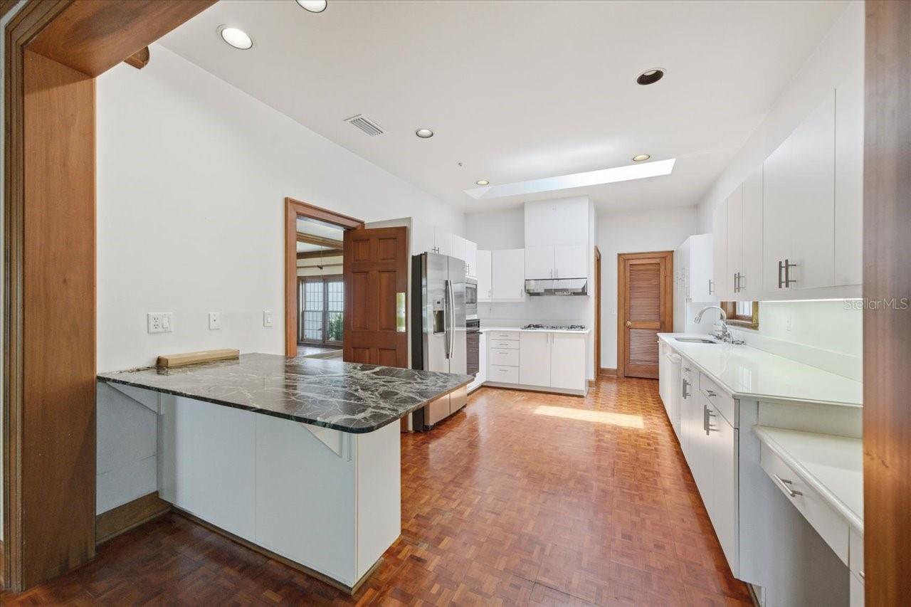 15612 HOWELL PARK LN