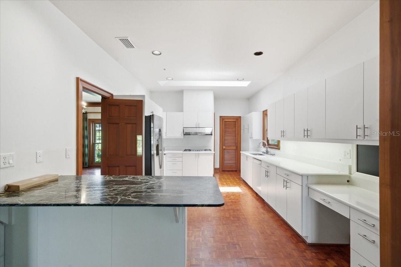 15612 HOWELL PARK LN