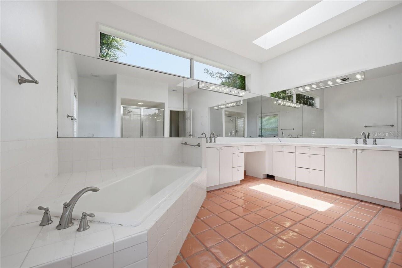 15612 HOWELL PARK LN