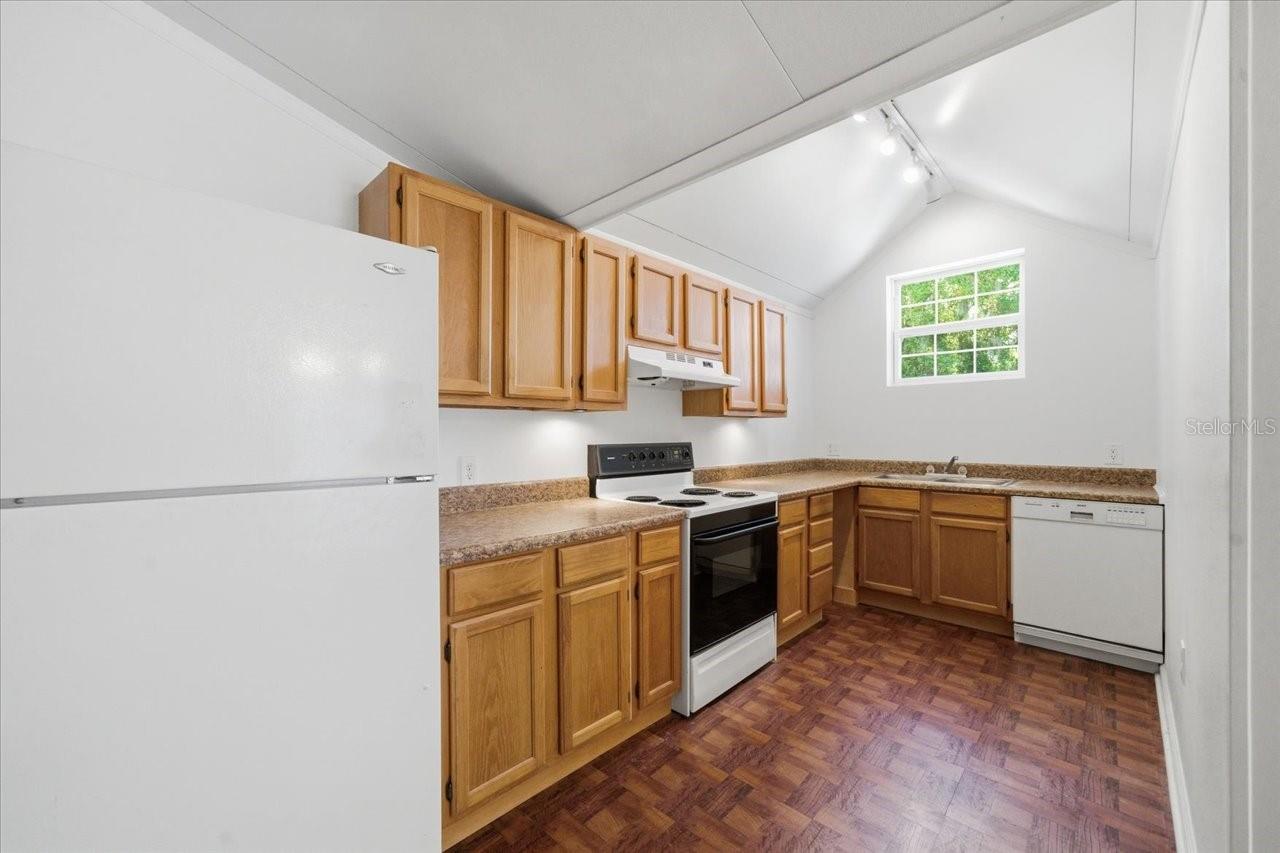 15612 HOWELL PARK LN