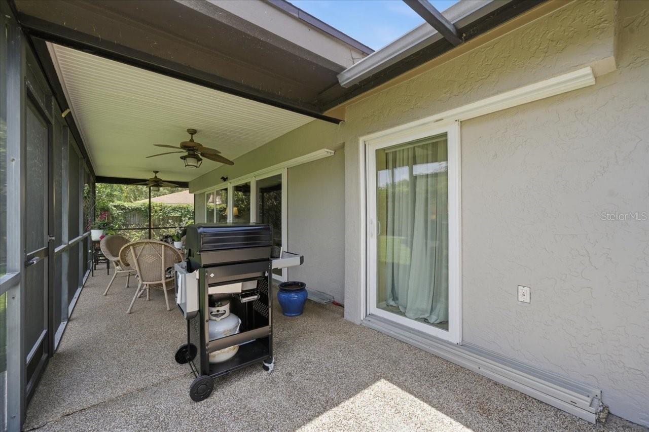 4218 HOLLOWTRAIL DR