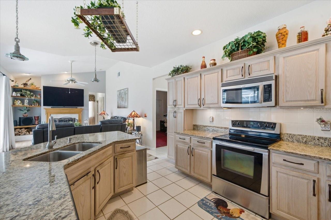 3702 CYPRESS MEADOWS RD
