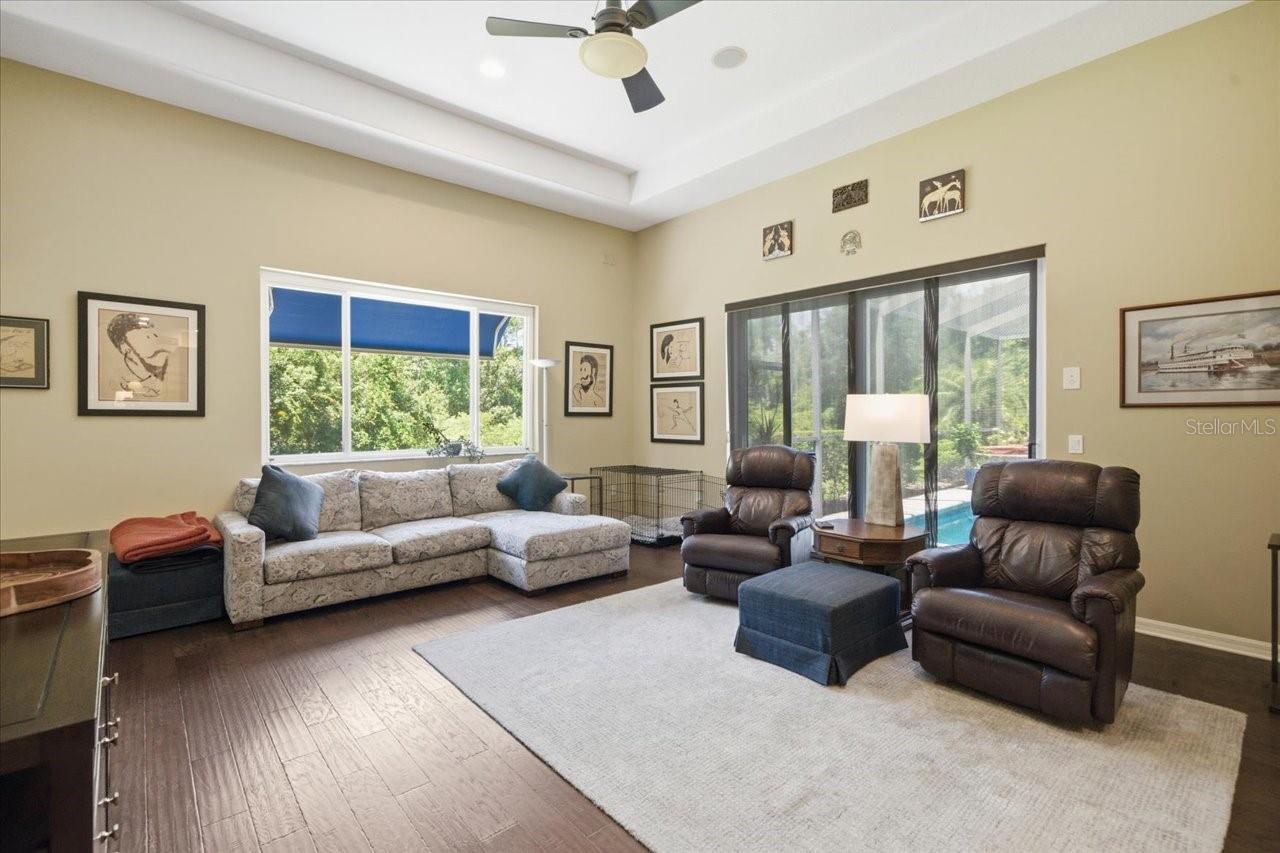 418 PINE BLUFF DR