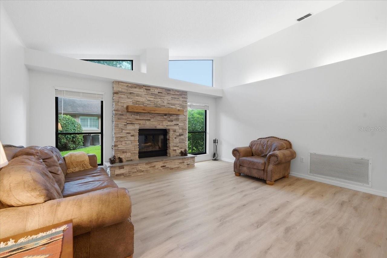 15114 LAUREL COVE CIR