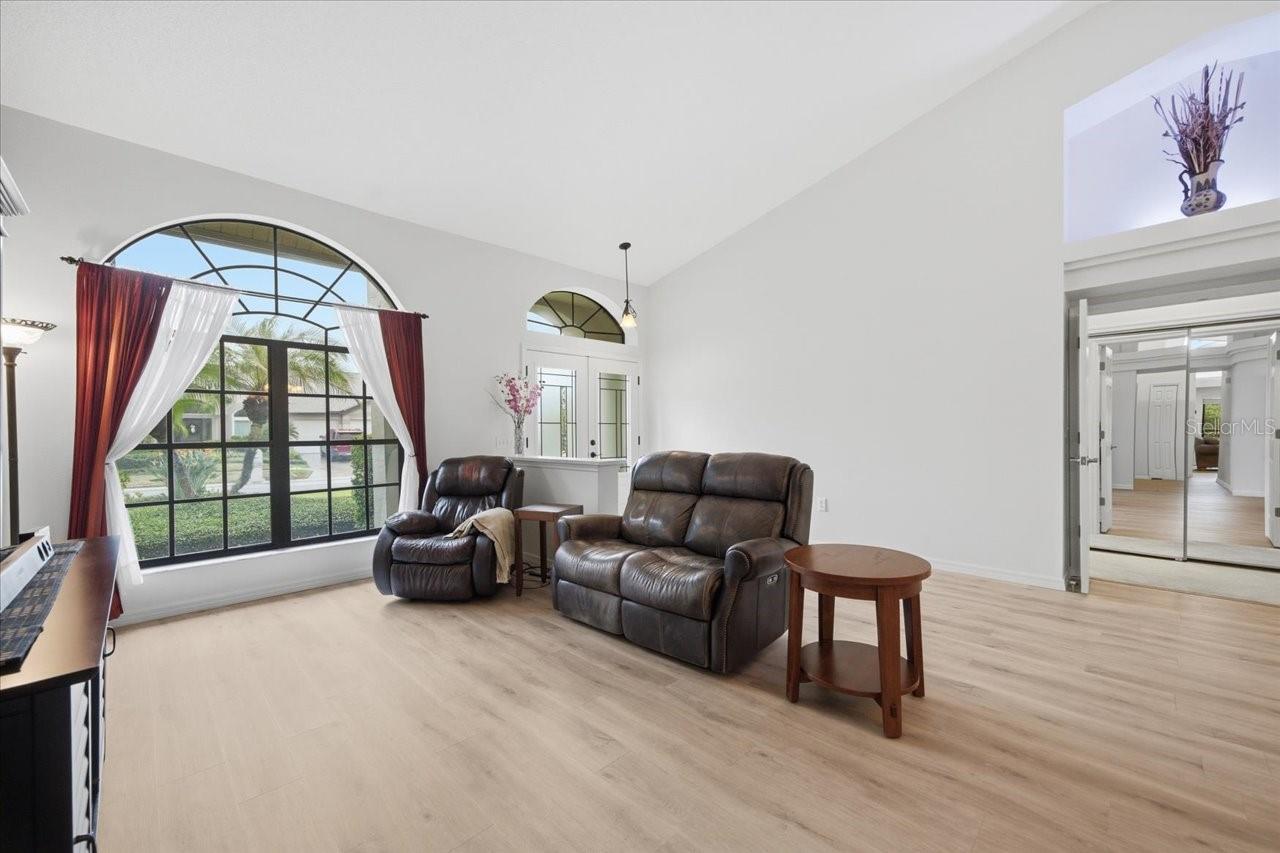 15114 LAUREL COVE CIR