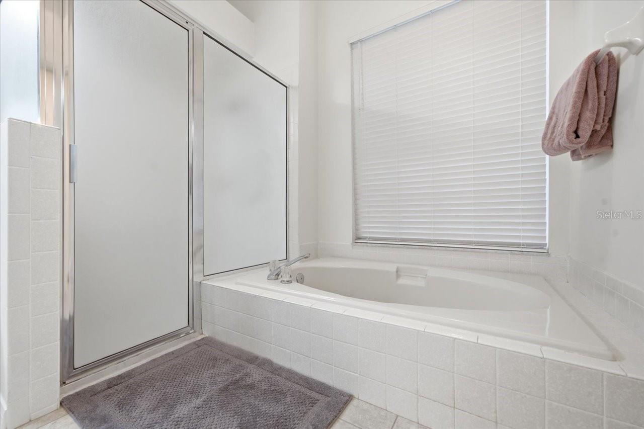 15114 LAUREL COVE CIR