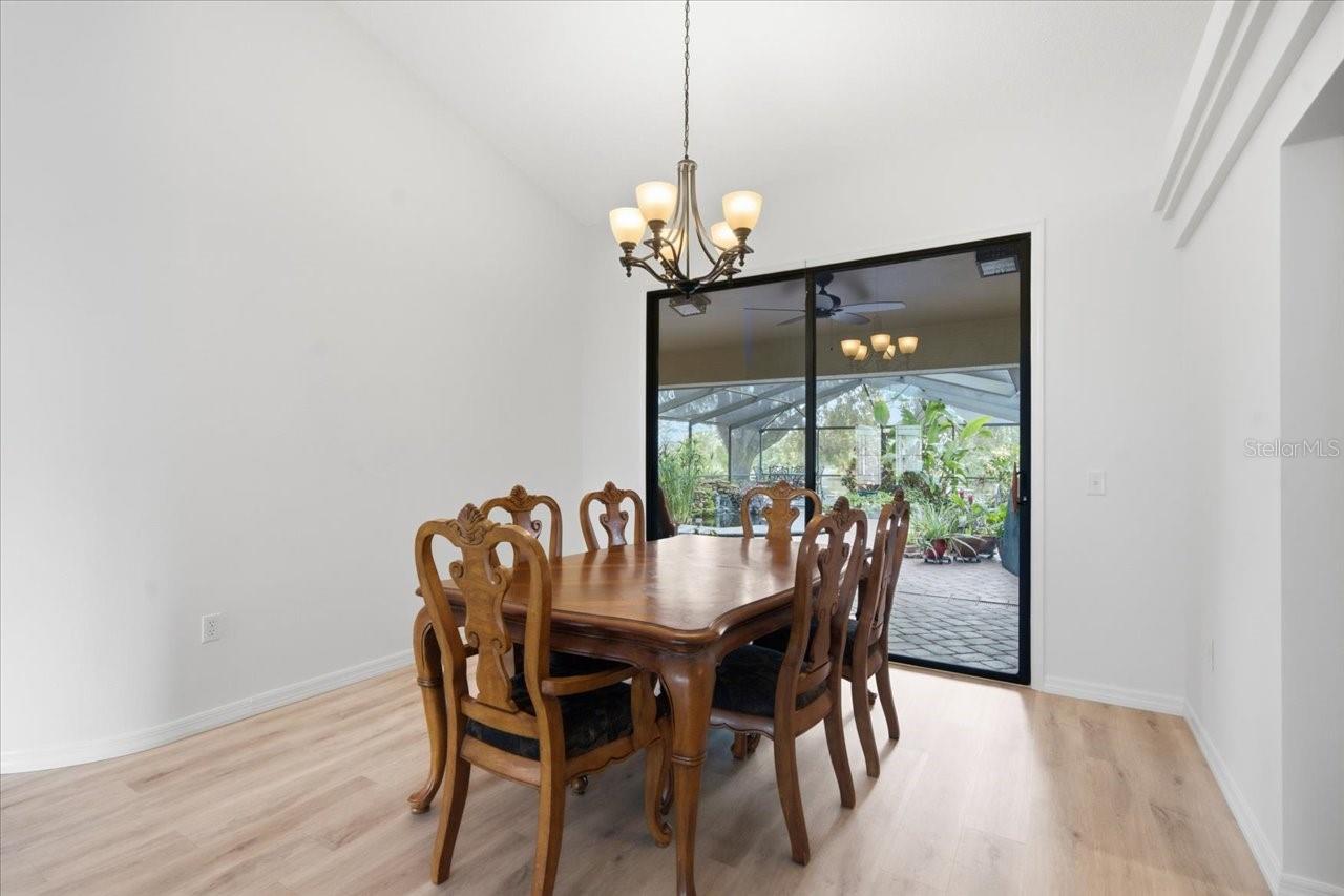 15114 LAUREL COVE CIR