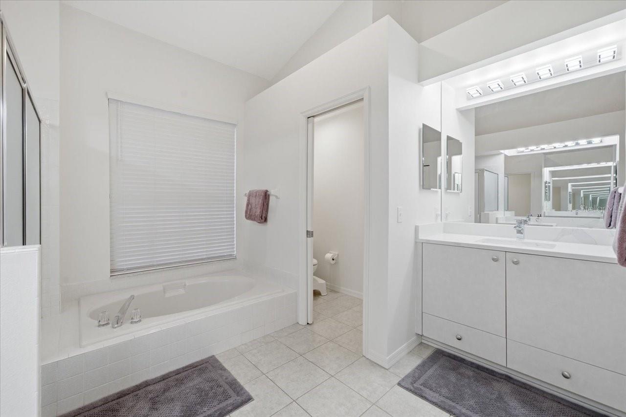 15114 LAUREL COVE CIR