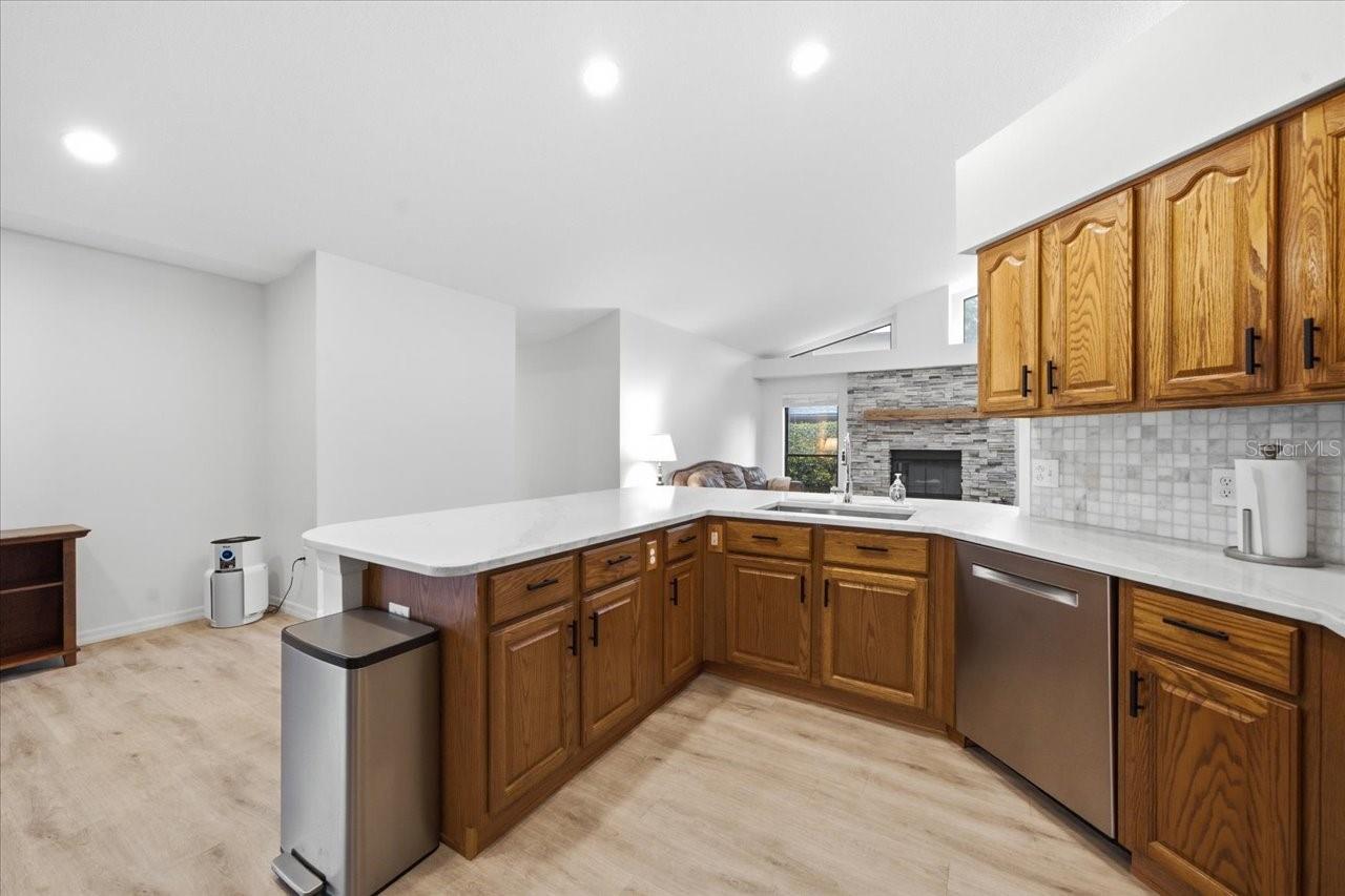 15114 LAUREL COVE CIR