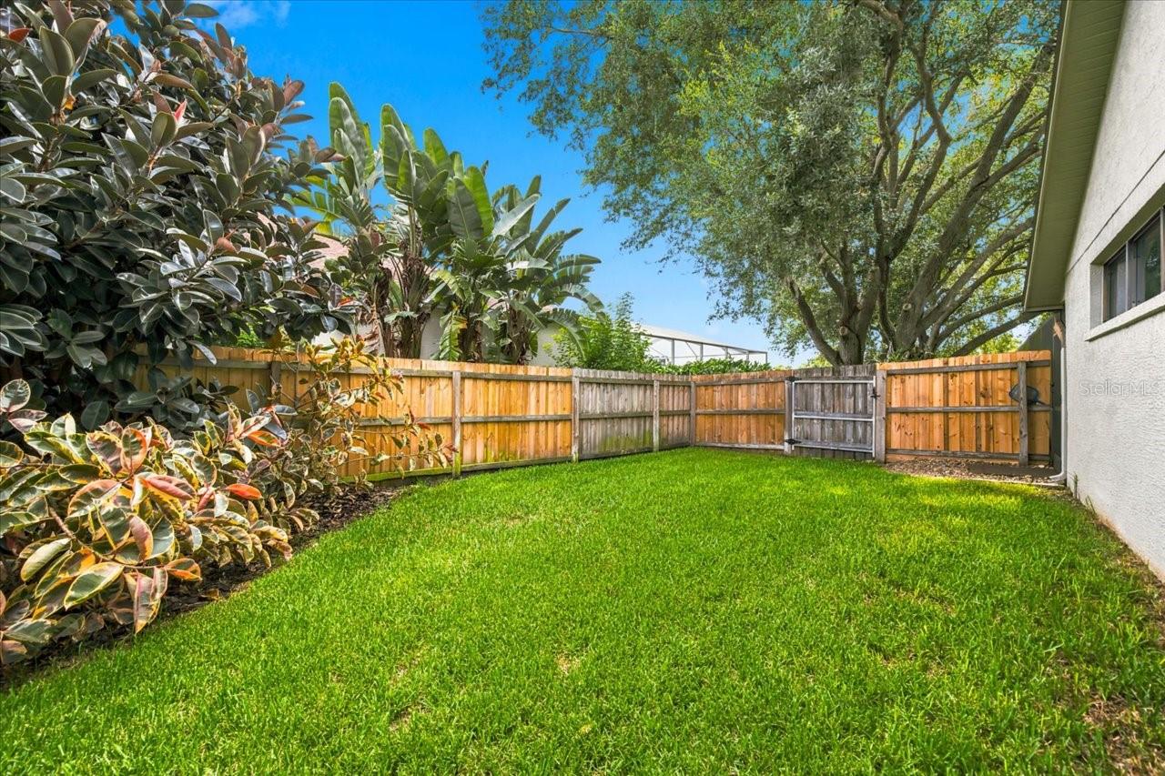 15114 LAUREL COVE CIR