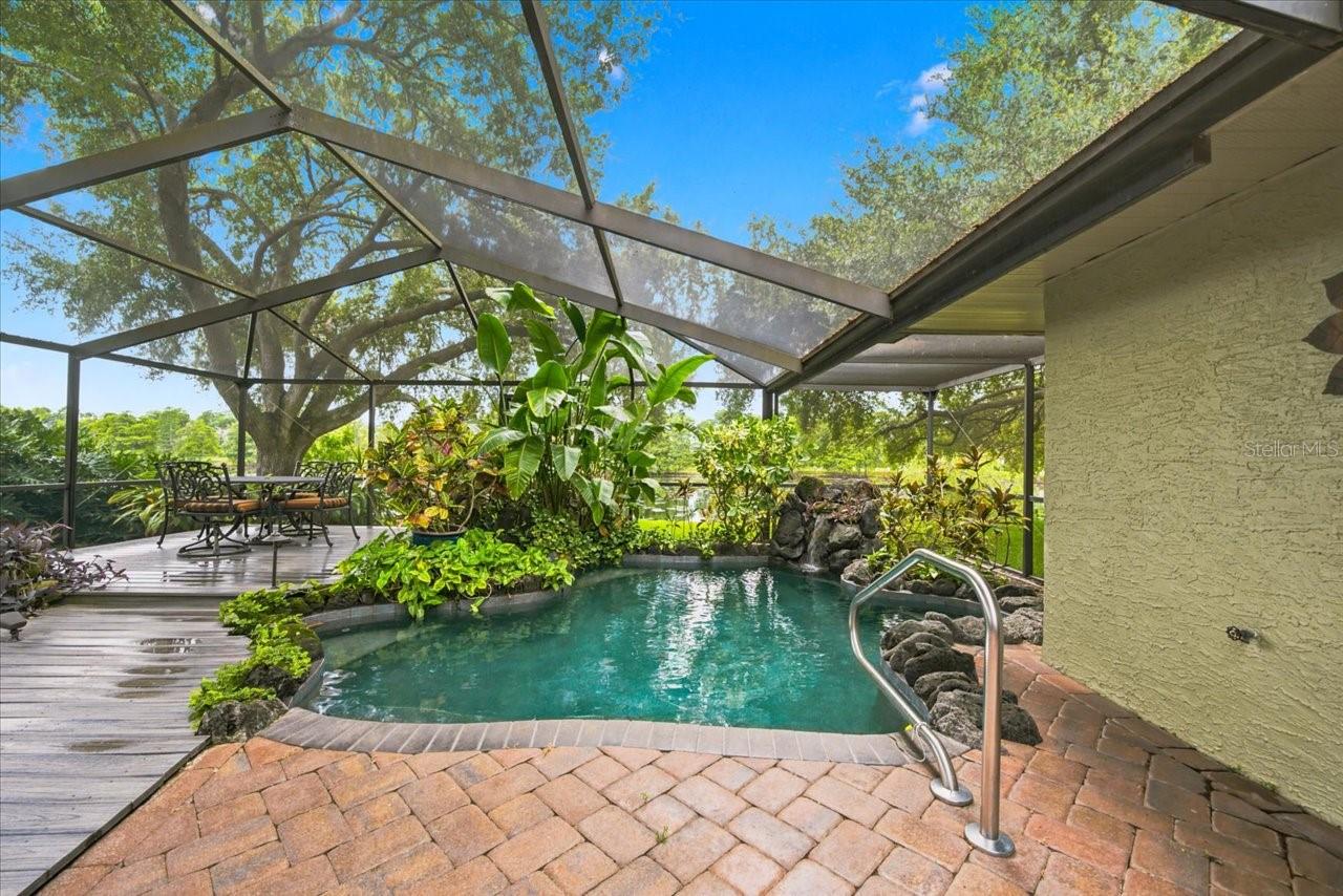 15114 LAUREL COVE CIR