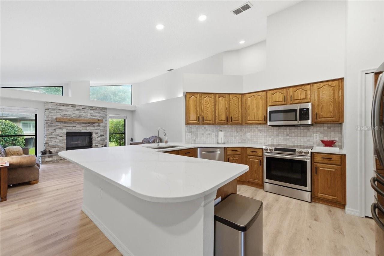 15114 LAUREL COVE CIR