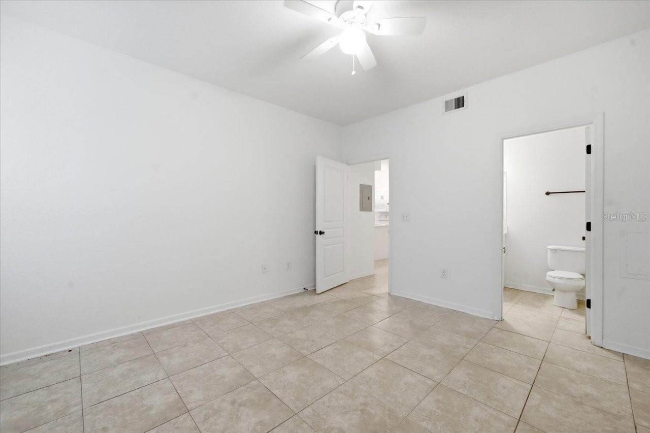 17104 CARRINGTON PARK DR #516