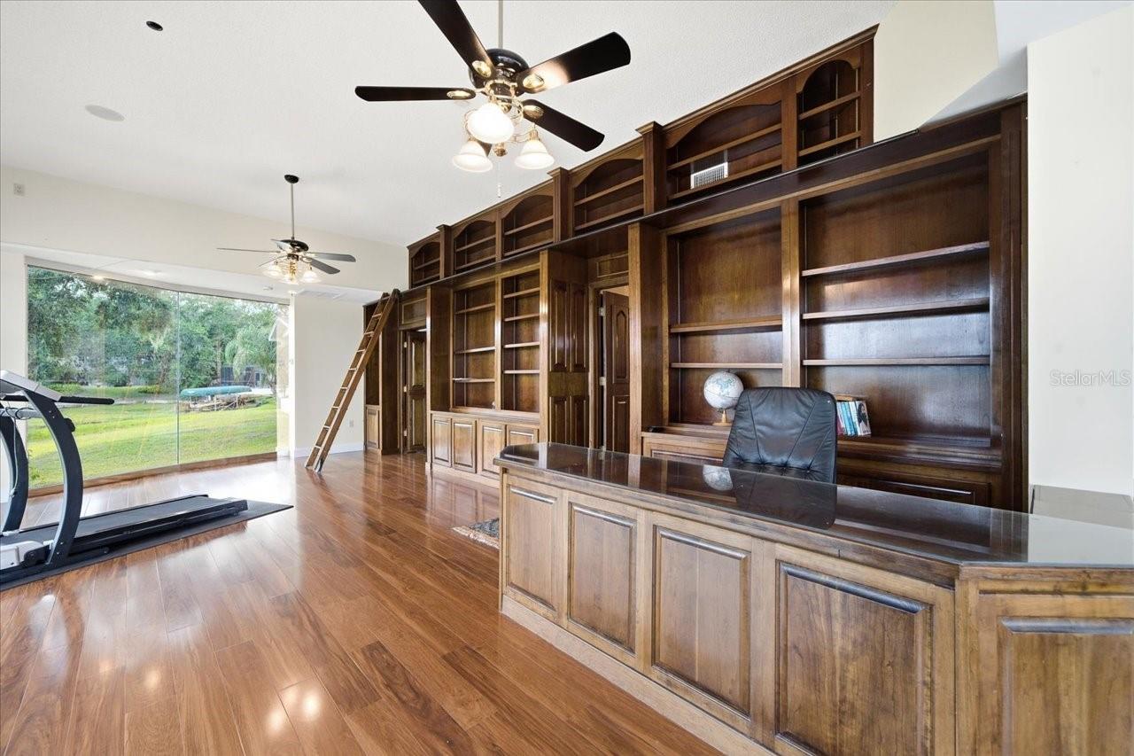 11609 CARROLLWOOD DR