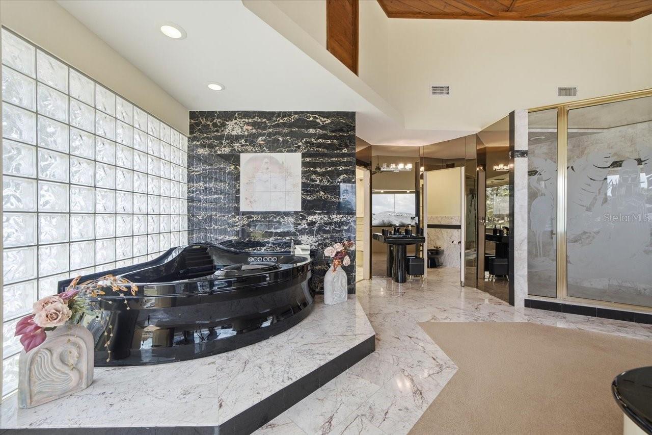 11609 CARROLLWOOD DR