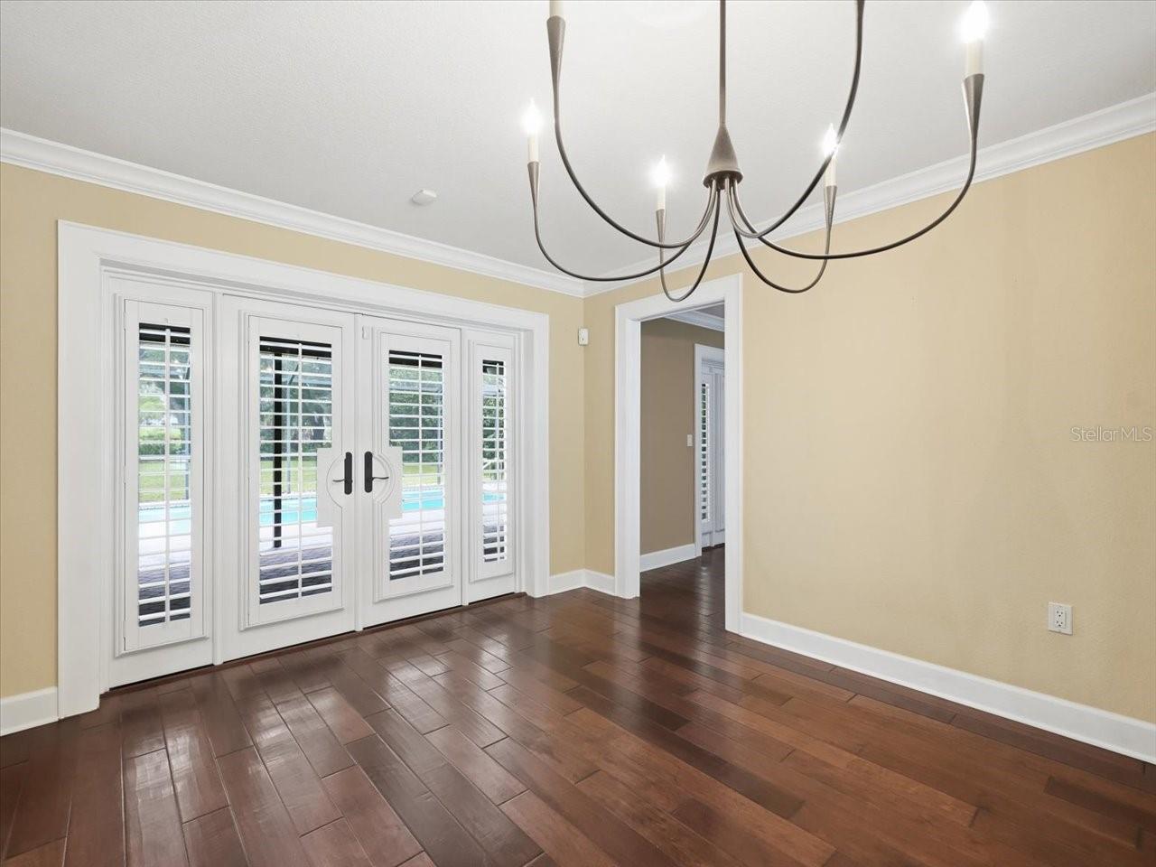 13903 MIDDLE PARK DR