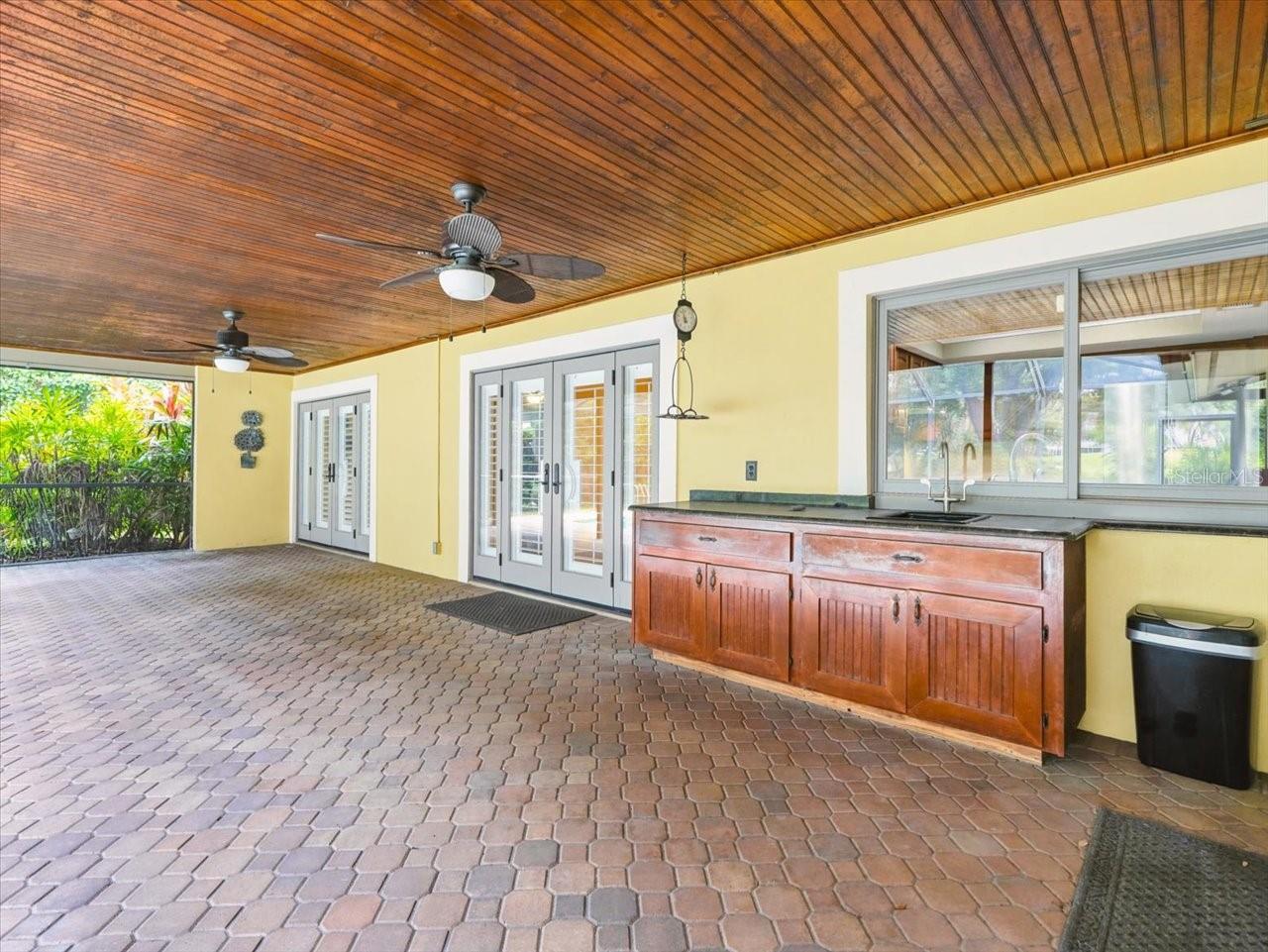13903 MIDDLE PARK DR