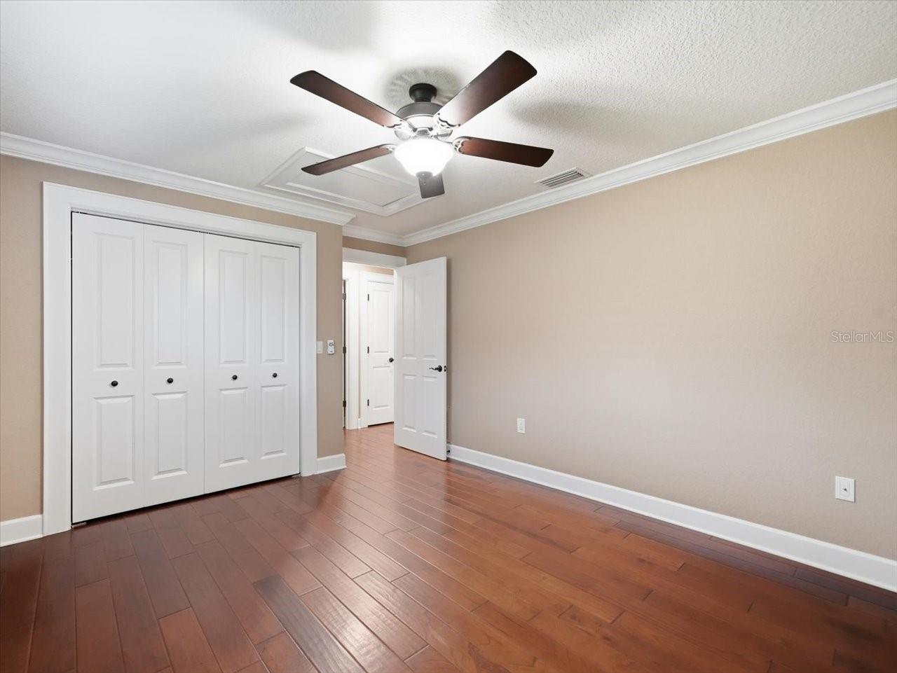13903 MIDDLE PARK DR