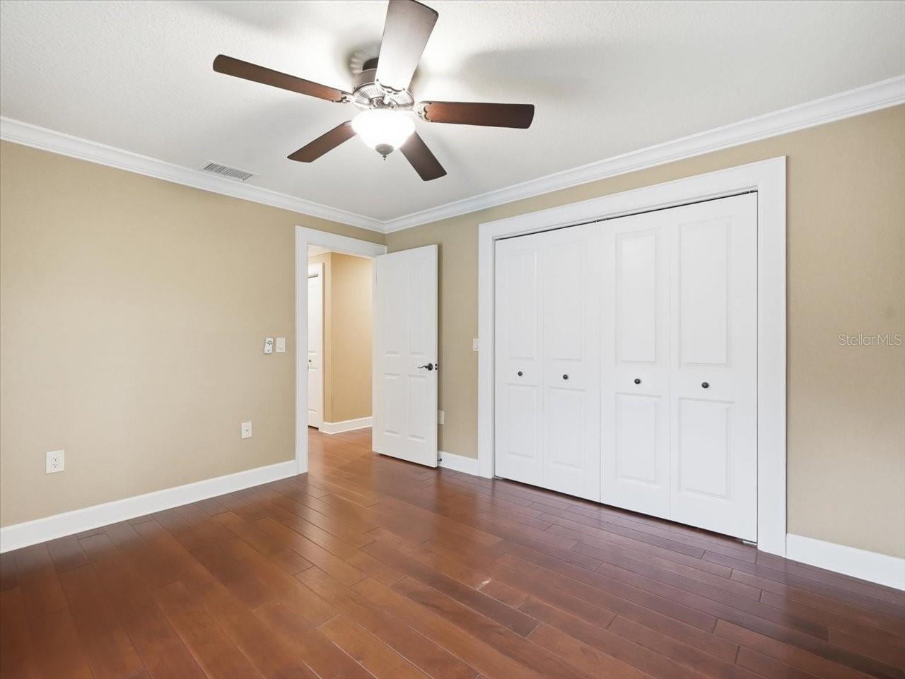 13903 MIDDLE PARK DR