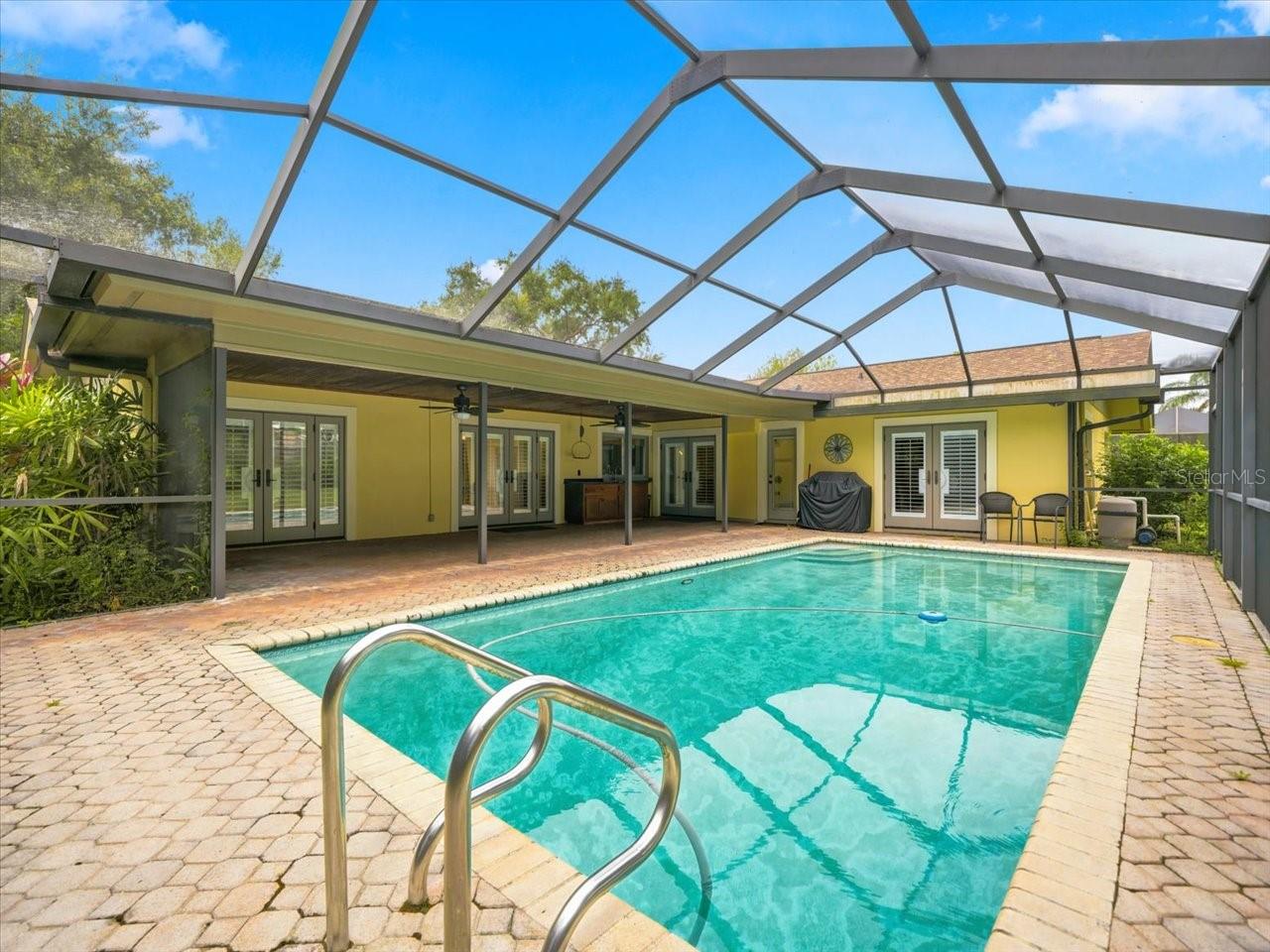 13903 MIDDLE PARK DR