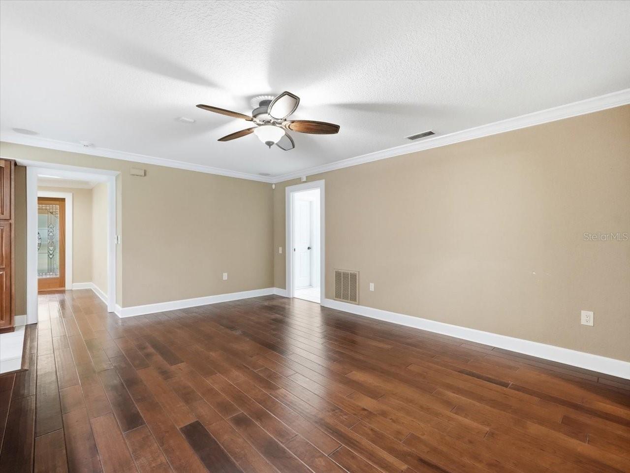 13903 MIDDLE PARK DR