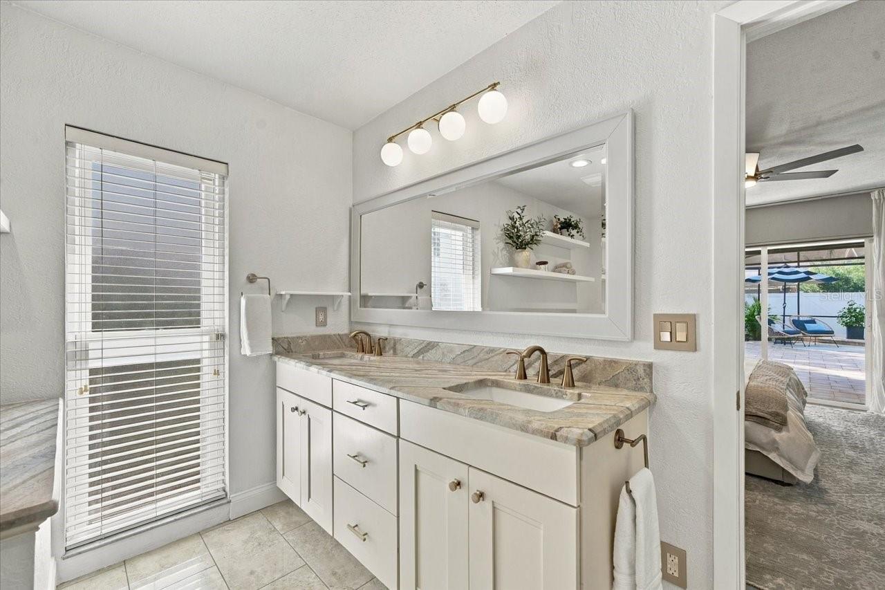 13810 LAKE VILLAGE PL