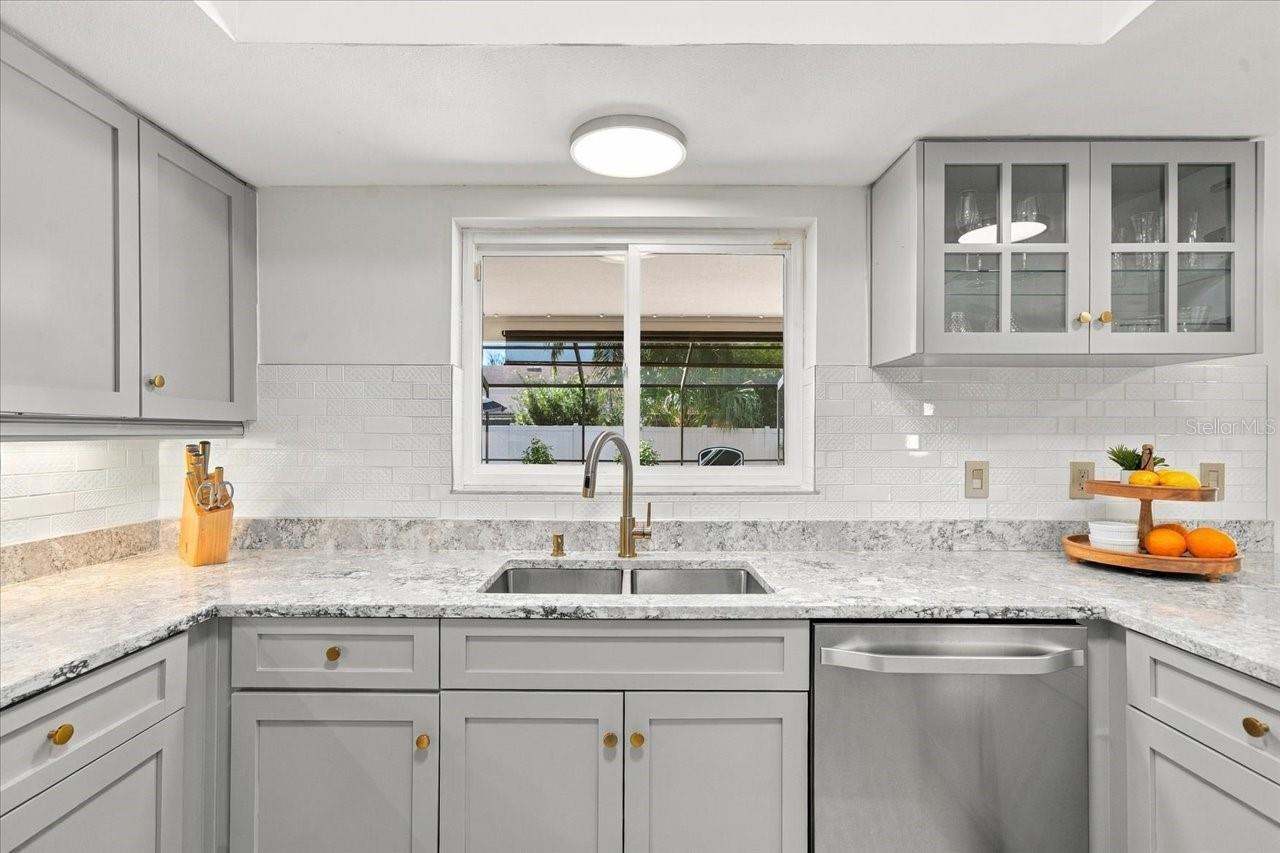 13810 LAKE VILLAGE PL